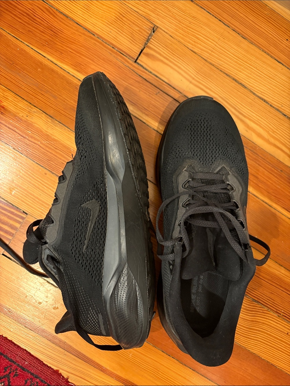 Men's Nike Black Athletic Running Shoes